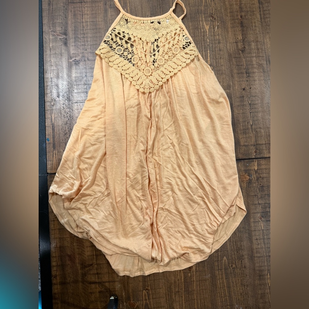 detailed tank top